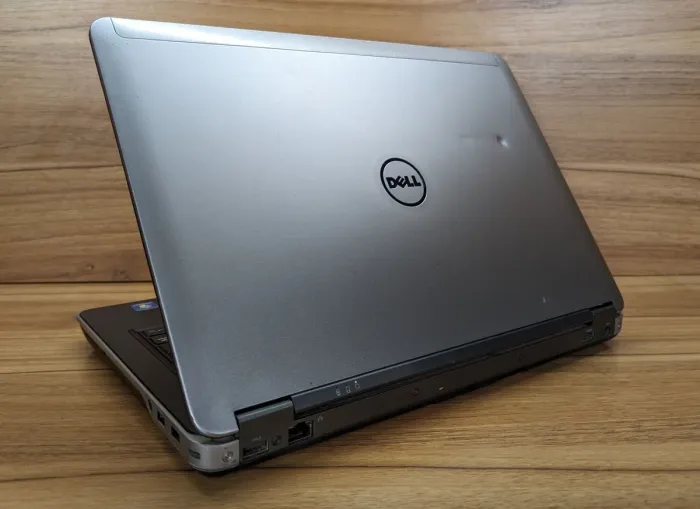 Ноутбук Б-клас Dell Latitude E6440 / 14" (1920x1080) IPS / Intel Core i5-4310M (2 (4) ядра по 2.7 - 3.4 GHz) / 8 GB DDR3 / 240 GB SSD / Intel HD Graphics 4600 / WebCam / Windows 10 б/в - зображення 7