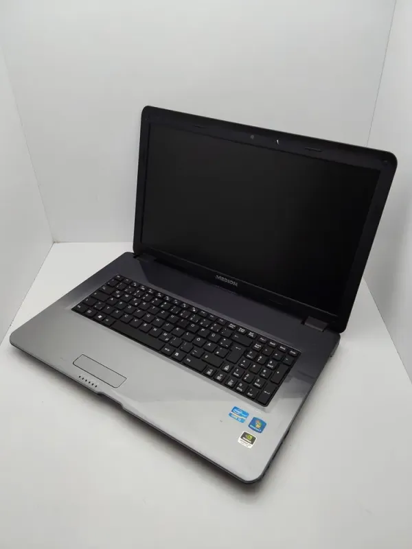 Ноутбук Б-клас Medion Akoya P7624 / 17.3" (1600х900) TN / Intel Core i3-2350M (2 (4) ядра по 2.3 GHz) / 6 GB DDR3 / 500 GB HDD / nVidia GeForce GT 630M, 1 GB DDR3, 128-bit / WebCam б/в - зображення 4