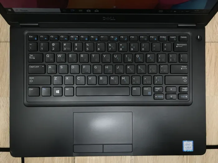 Ноутбук Б-клас Dell Latitude 5490 / 14" (1920x1080) IPS / Intel Core i5-8250U (4 (8) ядра по 1.6 - 3.4 GHz) / 8 GB DDR4 / 240 GB SSD M.2 / Intel UHD Graphics 620 / WebCam / USB 3.1 / HDMI б/в - зображення 4