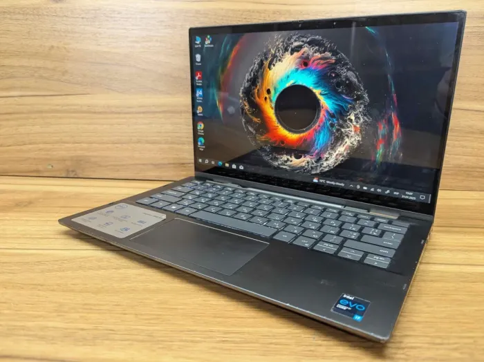 Ноутбук-трансформер Dell Inspiron 7306 2 in 1 / 13.3" (3840x2160) IPS Touch / Intel Core i7-1165G7 (4 (8) ядра по 2.8 - 4.7 GHz) / 16 GB DDR4 / 512 GB SSD / Intel Iris Xe Graphics / WebCam / Windows 10 б/в - зображення 5