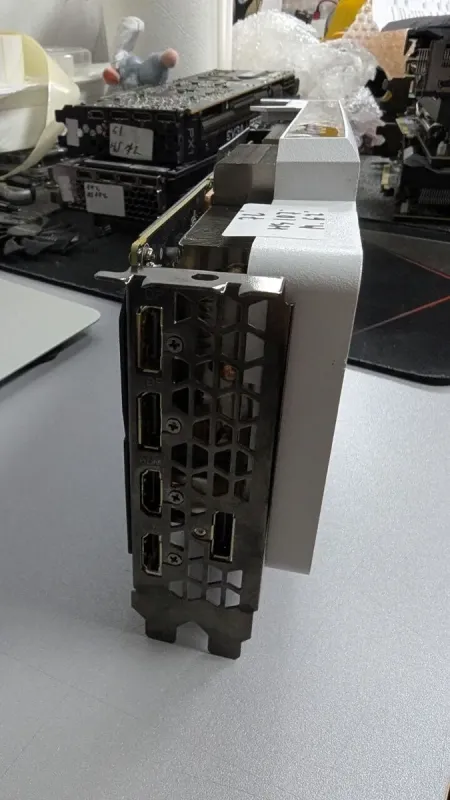 Дискретна відеокарта nVidia GeForce RTX 3080, 10 GB GDDR6X, 320-bit / 2x HDMI, 2x DisplayPort / Система охолодження від Gigabyte Vision б/в - зображення 6