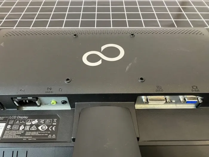 Монітор Fujitsu E20T-7 / 19.5" (1600x900) TN / DVI, VGA, Audio / Вбудовані колонки (2x 2W) / VESA 100x100 б/в - зображення 7