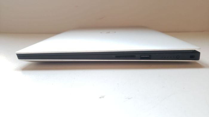 Мобільна робоча станція Dell Precision 5530 / 15,6" (3840x2160) IPS Touch / Intel Core i7-8850H (6 (12) ядра по 2,6 - 4,3 ГГц) / 32 ГБ DDR4 / 512 ГБ SSD + 750 ГБ HDD / nVidia Quadro P1000, 4 ГБ GDDR5, 128-біт / WebCam / Windows 11 Pro б/в - зображення 5