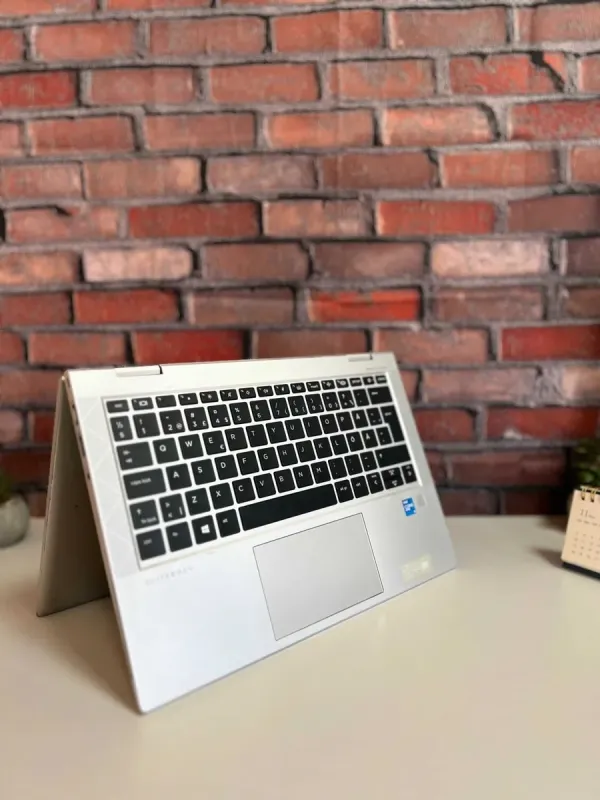 Ультрабук-трансформер HP EliteBook 830 G8 x360 / 13.3" (1920x1080) IPS Touch / Intel Core i5-1145G7 (4 (8) ядра по 2.6 - 4.4 GHz) / 16 GB DDR4 / 512 GB SSD / Intel Iris Xe Graphics / WebCam б/в - зображення 9