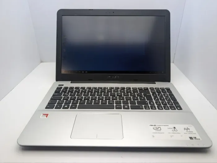 Ноутбук Asus F555Q / 15.6" (1920x1080) TN / AMD A10-9620P (4 ядра по 2.4 - 3.3 GHz) / 12 GB DDR4 / 240 GB SSD / AMD Radeon R5 Graphics / WebCam б/в - зображення 3