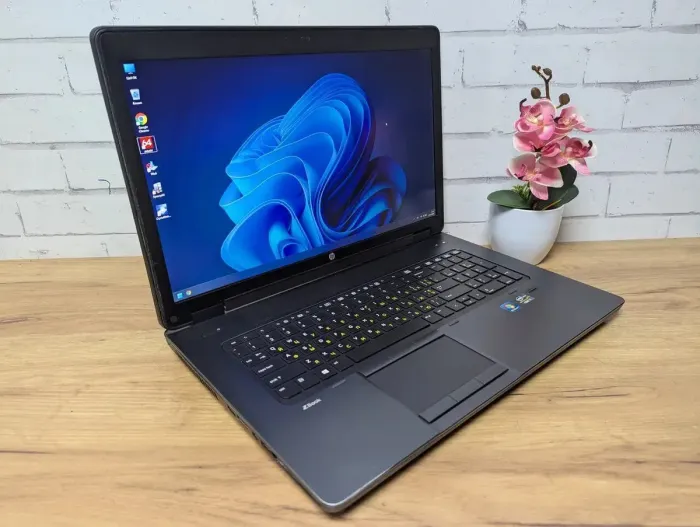 Робоча станція Б-клас HP ZBook 17 G2 / 17.3" (1920x1080) TN / Intel Core i7-4940MX (4 (8) ядра по 3.1 - 4.0 GHz) / 32 GB DDR3 / 256 GB SSD + 500 GB HDD / nVidia Quadro K4100M, 4 GB GDDR5, 256-bit / WebCam б/в - зображення 3