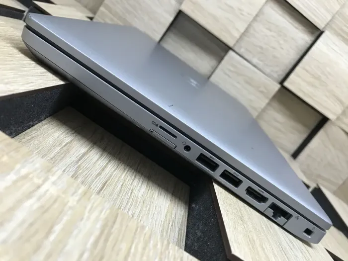 Ультрабук Б-клас Dell Latitude 5410 / 14" (1920x1080) IPS / Intel Core i7-10610U (4 (8) ядра по 1.8 - 4.9 GHz) / 16 GB DDR4 / 256 GB SSD / Intel UHD Graphics / WebCam / Windows 10 б/в - зображення 6