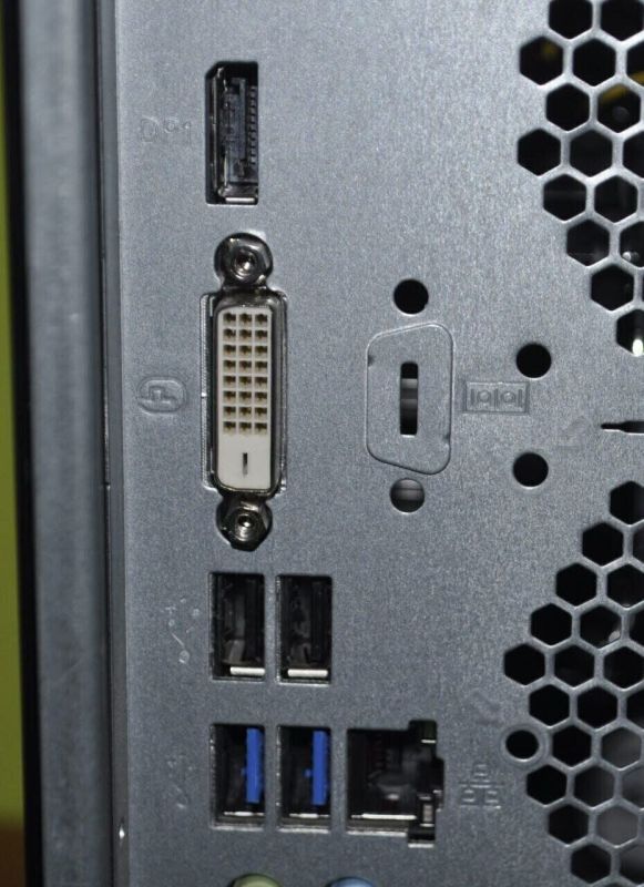 Комп'ютер Fujitsu Esprimo P558 E85 Tower / Intel Core i3-8100 (4 ядра по 3,6 ГГц) / 12 ГБ DDR4 / 4000 ГБ HDD / Intel UHD Graphics 630 / Windows 11 Pro б/в - изображение 10