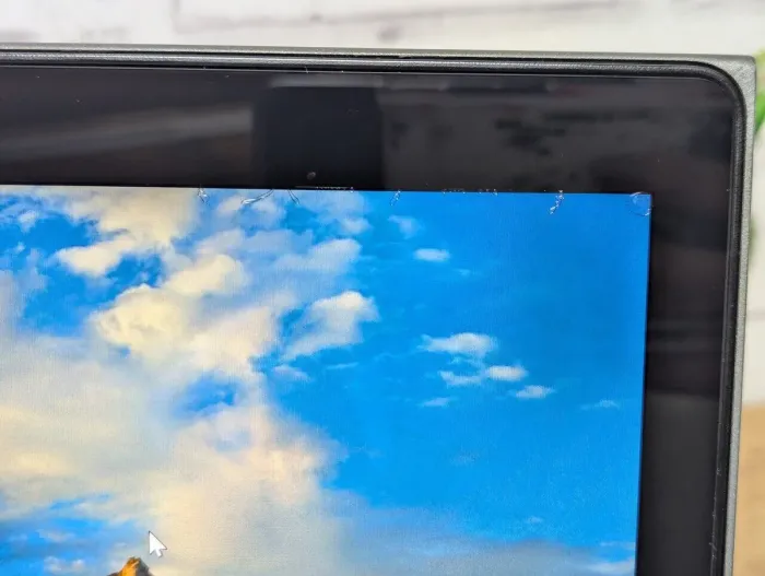 Ультрабук Б-клас Dell Inspiron 13 5000 (P69G) / 13.3" (1920x1080) IPS Touch / Intel Core i5-8250U (4 (8) ядра по 1.6 - 3.4 GHz) / 16 GB DDR4 / 256 GB SSD / Intel UHD Graphics 620 / WebCam б/в - зображення 4