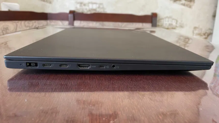 Робоча стенд Lenovo ThinkPad P1 / 15.6" (3840x2160) UHD 4K IPS Touch / Intel Core i7-8850H (6 (12) ядер по 2.6 - 4.3 GHz) / 16 GB DDR4 / 256 GB SSD / nVidia Quadro P1000 4 GB / WebCam б/в - зображення 5