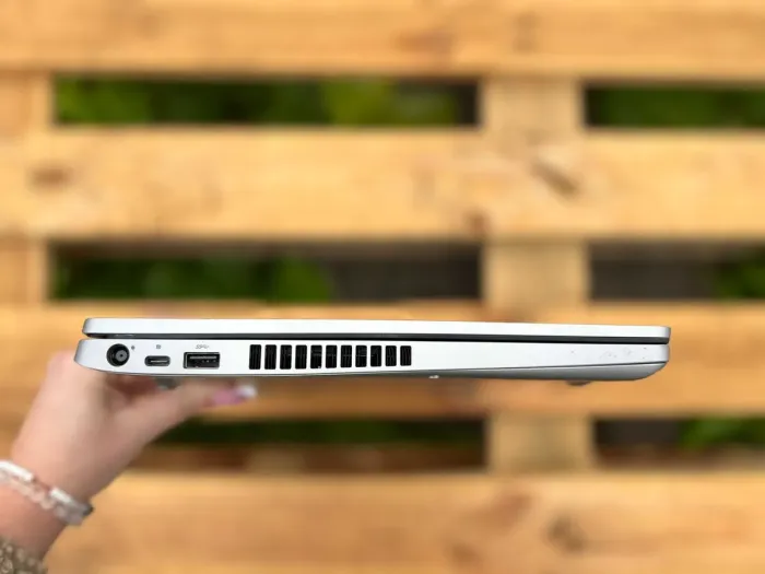 Ноутбук Dell Latitude 5510 / 15.6" (1920x1080) IPS / Intel Core i5-10310U (4 (8) ядра по 1.7 - 4.4 GHz) / 16 GB DDR4 / 256 GB SSD / Intel UHD Graphics 620 / WebCam б/в - зображення 5