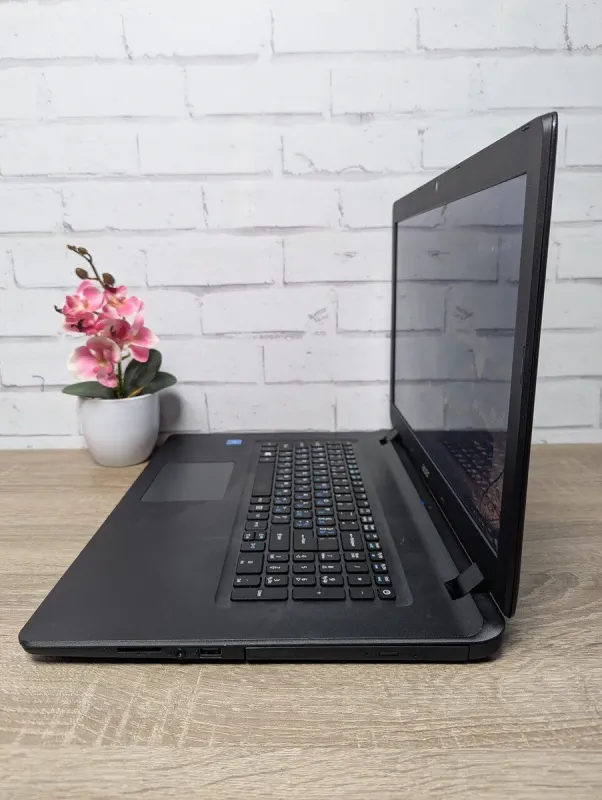 Ноутбук Б-клас Acer Aspire ES1-732 / 15.6" (1600x900) TN / Intel Celeron N3350 (2 ядра по 1.1 - 2.4 GHz) / 8 GB DDR3 / 128 GB SSD / Intel HD Graphics 500 / WebCam б/в - зображення 7