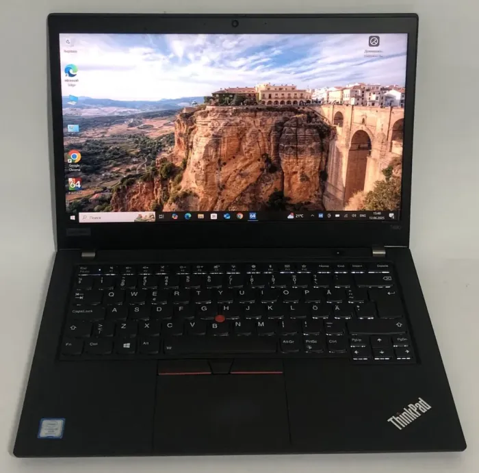 Ультрабук Б-клас Lenovo ThinkPad T490 / 14" (1920x1080) IPS Touch / Intel Core i5-8350U (4 (8) ядра по 1.7 - 3.6 GHz) / 16 GB DDR4 / 256 GB SSD / Intel UHD Graphics / WebCam / Win 10 Pro б/в - зображення 2