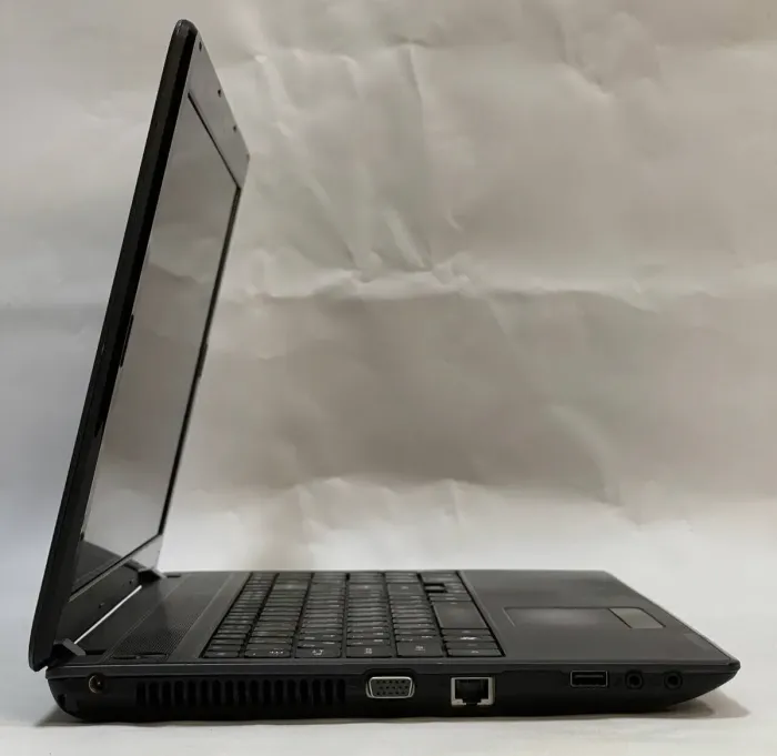 Ноутбук Б-клас Acer Aspire 5733 PEW71 / 15.6" (1366x768) TN / Intel Core i5-520M (2 (4) ядра по 2.4 - 2.93 GHz) / 6 GB DDR3 / 160 GB SSD / Intel HD Graphics / WebCam / Windows 10 Pro б/в - зображення 7