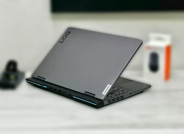 Ігровий ноутбук Lenovo LOQ 15IRH8 / 15.6" (1920x1080) IPS / Intel Core i5-12450H (8 (12) ядер по 3.3 - 4.4 GHz) / 16 GB DDR5 / 512 GB SSD M.2 / nVidia GeForce RTX 4060, 8 GB GDDR6, 128-bit / WebCam / Win 11 Home б/в - зображення 5