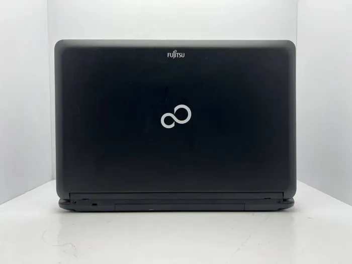 Ноутбук Fujitsu Lifebook А530 / 15" (1366x768) TN / Intel Core i3-370M (2 (4) ядра по 2.4 GHz) / 4 GB DDR3 / 500 GB HDD / Intel HD Graphics / WebCam б/в - зображення 5