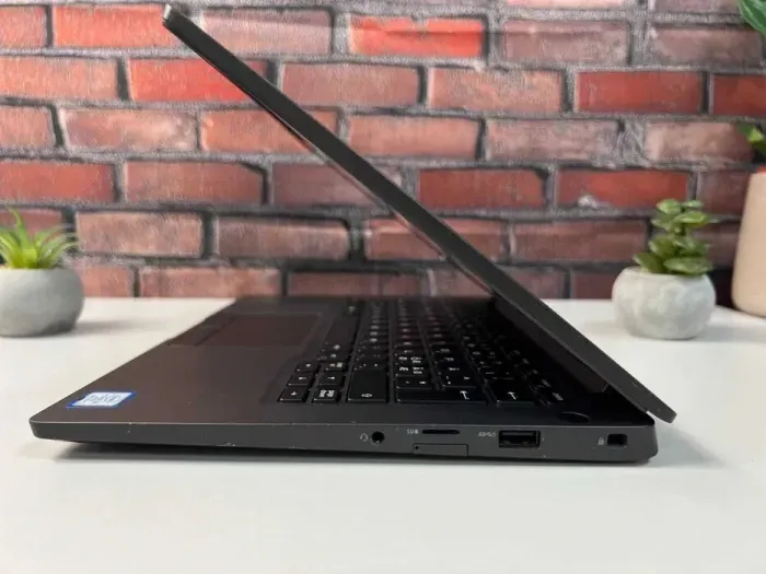 Ультрабук Dell Latitude 7300 / 13.3" (1920x1080) IPS / Intel Core i5-8365U (4 (8) ядра по 1.6 - 4.1 GHz) / 8 GB DDR4 / 256 GB SSD / Intel UHD Graphics 620 / WebCam / Win 10 Pro б/в - зображення 4