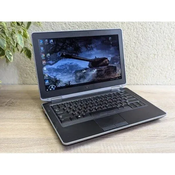 Ноутбук Б-клас Dell Latitude E6330 / 13.3" (1366x768) TN / Intel Core i5-3340M (2 (4) ядра по 2.7 - 3.4 GHz) / 8 GB DDR3 / 128 GB SSD / Intel HD Graphics 4000 б/в - зображення 4