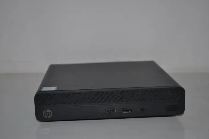 Неттоп HP 260 G3 Настільний міні-ПК USFF / Intel Core i3-7130U (2 (4) ядра по 2,7 ГГц) / 16 ГБ DDR4 / 240 ГБ SSD M.2 / Intel HD Graphics 620 / Wi-Fi / Блок живлення б/в - зображення 2