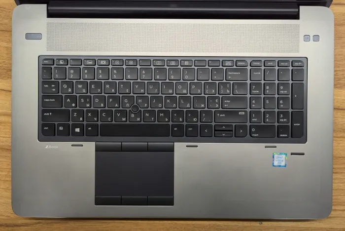 Мобільна робоча станція HP zBook 17 G3 / 17.3" (1600x900) TN / Intel Core i5-6440HQ (4 ядра по 2.6 - 3.5 GHz) / 16 GB DDR4 / 480 GB SSD / nVidia Quadro M1000M, 2 GB DDR3, 128-bit / WebCam / TouchID / Windows 10 б/в - зображення 3