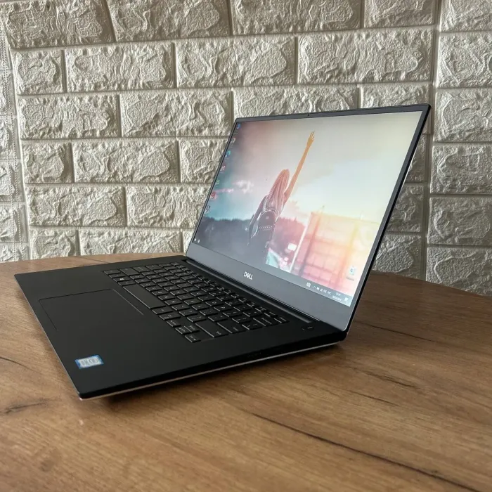 Мобільна робоча станція Dell Precision 5540 / 15.6" (1920x1080) IPS / Intel Core i7-9850H (6 (12) ядер по 2.6 - 4.6 GHz) / 16 GB DDR4 / 256 GB SSD / nVidia Quadro T1000, 4 GB GDDR5, 128-bit / WebCam б/в - зображення 5