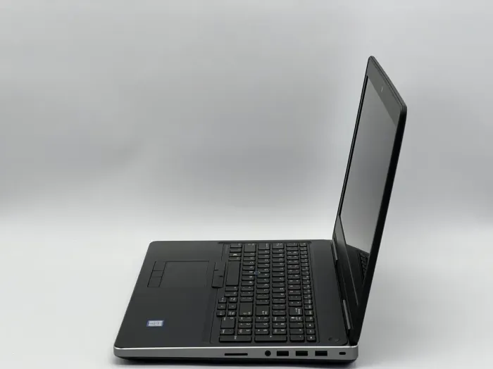 Мобільна робоча станція Dell Precision 7510 / 15.6" (1920x1080) IPS / Intel Core i7-6820HQ (4 (8) ядра по 2.7 - 3.6 GHz) / 16 GB DDR4 / 480 GB SSD / AMD FirePro W5170M, 2 GB GDDR5, 128-bit / WebCam б/в - зображення 4