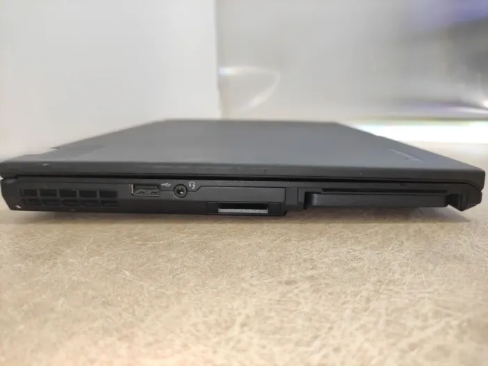 Ноутбук Б-клас Lenovo ThinkPad T420s / 14" (1600x900) TN / Intel Core i5-2520M (2 (4) ядра по 2.5 - 3.2 GHz) / 4 GB DDR3 / 120 GB SSD / Intel HD Graphics 3000 / WebCam / Без АКБ б/в - зображення 5