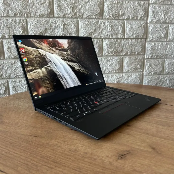 Ультрабук Б-клас Lenovo ThinkPad X1 Carbon Gen 8 / 14" (1920x1080) IPS / Intel Core i7-10610U (4 (8) ядра по 1.8 - 4.9 GHz) / 16 GB DDR4 / 512 GB SSD / Intel UHD Graphics 620 / WebCam б/в - зображення 4