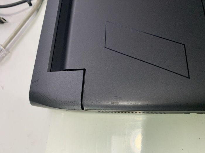 Ігровий ноутбук Б-класу Dell Alienware M17 R5 / 17,3" (1920x1080) IPS / AMD Ryzen 7 6800H (8 (16) ядер по 3,2 - 4,7 ГГц) / 32 ГБ DDR4 / 1440 ГБ SSD / nVidia GeForce RTX 3070 Ti, 8 ГБ GDDR6, 256-біт / Веб-камера б/в - зображення 9