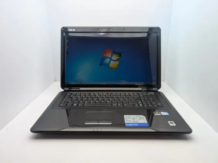 Ноутбук Asus K70ID / 17.3" (1600x900) TN / Intel Pentium T4200 (2 ядра по 2.0 GHz) / 6 GB DDR3 / 320 GB HDD / NVIDIA GeForce GT 120M, 1 GB GDDR2, 64-bit / WebCam б/в - зображення 2