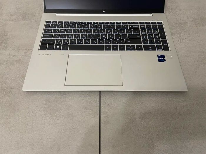 Ультрабук HP EliteBook 860 G9 / 16" (1920x1200) IPS / Intel Core i5-1245U (10 (12) ядер по 1.2 - 4.4 GHz) / 16 GB DDR5 / 500 GB SSD M.2 / Intel Iris Xe Graphics / WebCam / HDMI б/в - зображення 6