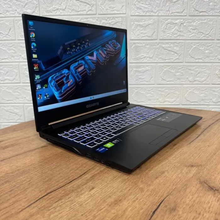 Ігровий ноутбук Б-клас Gigabyte G5 GD / 15.6" (1920x1080) IPS / Intel Core i5-11400H (6 (12) ядер по 2.7 - 4.5 GHz) / 16 GB DDR4 / 512 GB SSD / nVidia GeForce RTX 3050, 4 GB GDDR6, 128-bit / WebCam б/в - зображення 4