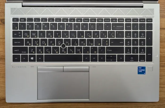 Ультрабук Б-клас HP EliteBook 850 G8 / 15.6" (1920x1080) IPS / Intel Core i5-1145G7 (4 (8) ядра по 2.6 - 4.4 GHz) / 16 GB DDR4 / 512 GB SSD / Intel Iris Xe Graphics / WebCam / TouchID / Windows 10 б/в - зображення 4