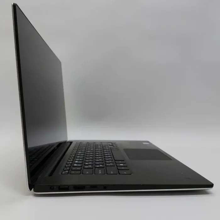 Мобільна робоча станція Б-клас Dell Precision 5520 / 15.6" (3840x2160) IPS Touch / Intel Core i7-7820HQ (4 (8) ядра по 2.9 - 3.9 GHz) / 16 GB DDR4 / 512 GB SSD / nVidia Quadro M1200, 4 GB GDDR5, 128-bit / WebCam / HDMI б/в - зображення 4
