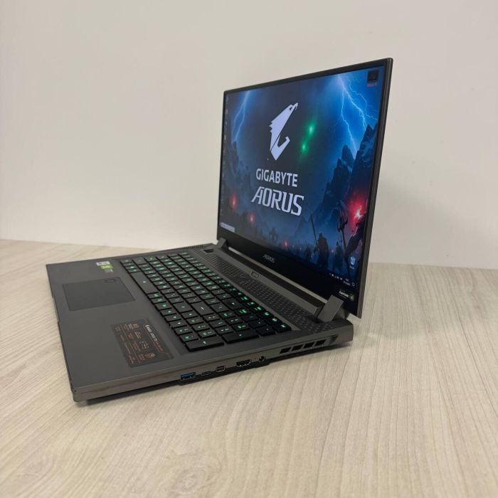 Ігровий ноутбук Gigabyte Aorus 17G XC / 17.3" (1920x1080) IPS / Intel Core i7-10870H (8 (16) ядер по 2.2 - 5.0 GHz) / 32 GB DDR4 / 512 GB SSD NVMe / nVidia GeForce RTX 3070, 8 GB GDDR6, 256-bit / WebCam б/в - зображення 5