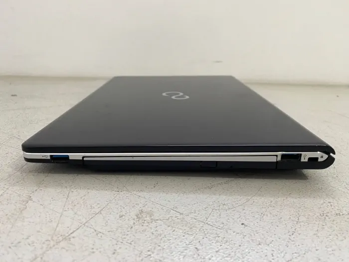 Ультрабук Б-клас Fujitsu LifeBook S936 / 13.3" (1920x1080) IPS / Intel Core i5-6200U (2 (4) ядра по 2.3 - 2.8 GHz) / 8 GB DDR4 / 128 GB SSD / Intel HD Graphics 520 / WebCam б/в - зображення 6