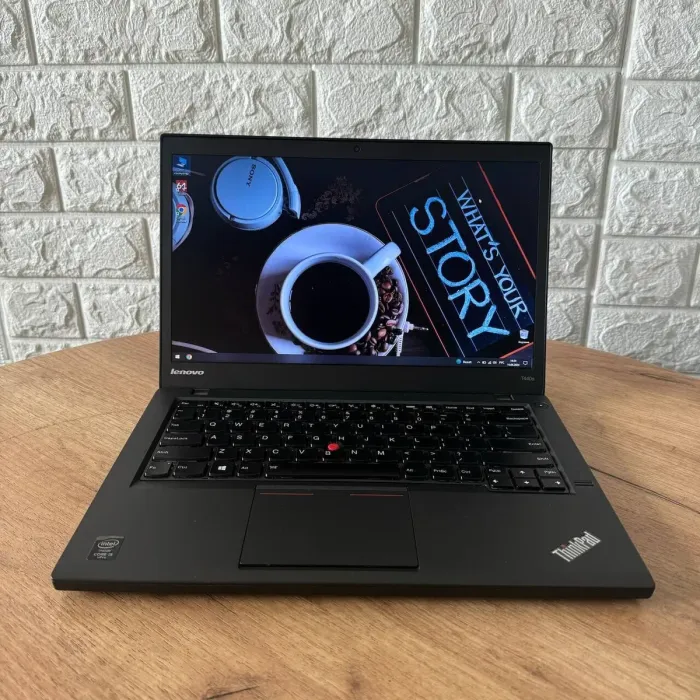 Ультрабук Б-клас Lenovo ThinkPad T440s / 14" (1600x900) TN / Intel Core i5-4300U (2 (4) ядра по 1.9 - 2.9 GHz) / 8 GB DDR3 / 120 GB SSD / Intel HD Graphics 4400 / WebCam б/в - зображення 2