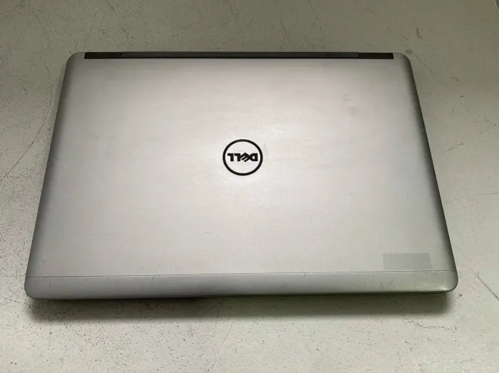 Ноутбук Б-клас Dell Latitude E7440 / 14" (1600x900) TN / Intel Core i7-4600U (2 (4) ядра по 2.1 - 3.3 GHz) / 8 GB DDR3 / 256 GB SSD / Intel HD Graphics 4400 / WebCam / HDMI б/в - зображення 6