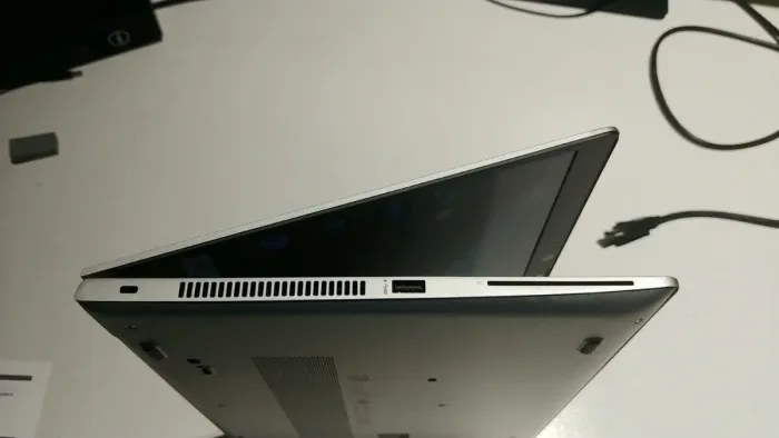 Ультрабук Б-клас HP Elitebook 745 G5 / 14" (1920x1080) IPS / AMD Ryzen 7 2700U (4 (8) ядра по 2.2 - 3.8 GHz) / 8 GB DDR4 / 128 GB SSD / AMD Radeon Vega 10 Graphics / WebCam б/в - зображення 5