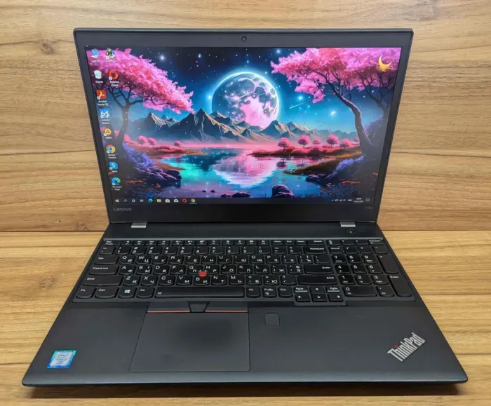 Ноутбук Lenovo ThinkPad T570 / 15.6" (1920x1080) IPS / Intel Core i7-6600U (2 (4) ядра по 2.6 - 3.4 GHz) / 8 GB DDR4 / 240 GB SSD / Intel HD Graphics 520 / WebCam / Fingerprint / Windows 10 б/в - зображення 2