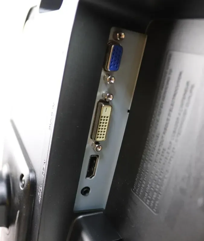 Монітор LG 23MB35PY-B / 23" (1920x1080) IPS / 1x DP, 1x DVI, 1x VGA, 3x USB 2.0, 1x Audio / 2x 1W / VESA 75x75 б/в - зображення 4