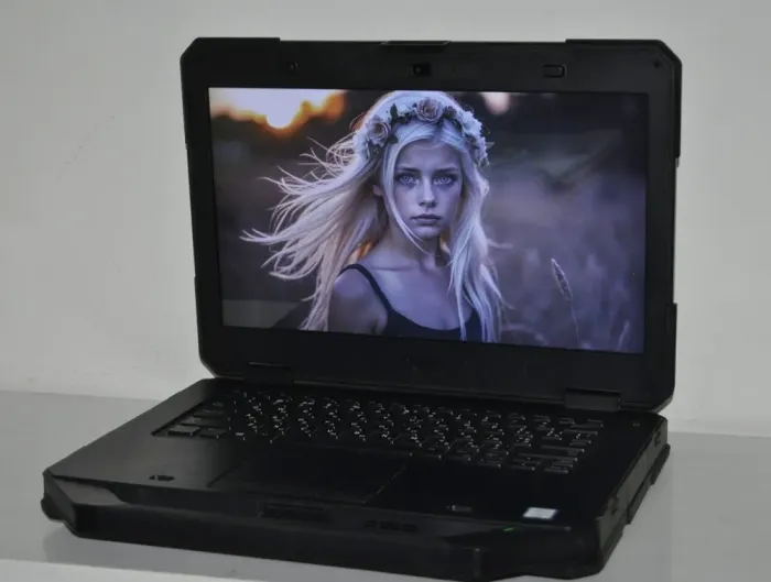 Захищений ноутбук Dell Latitude 5414 Rugged / 14" (1366x768) TN / Intel Core i3-6100U (2 (4) ядра по 2.3 GHz) / 8 GB DDR4 / 256 GB SSD / Intel HD Graphics 520 / WebCam / Windows 11 Pro б/в - зображення 4