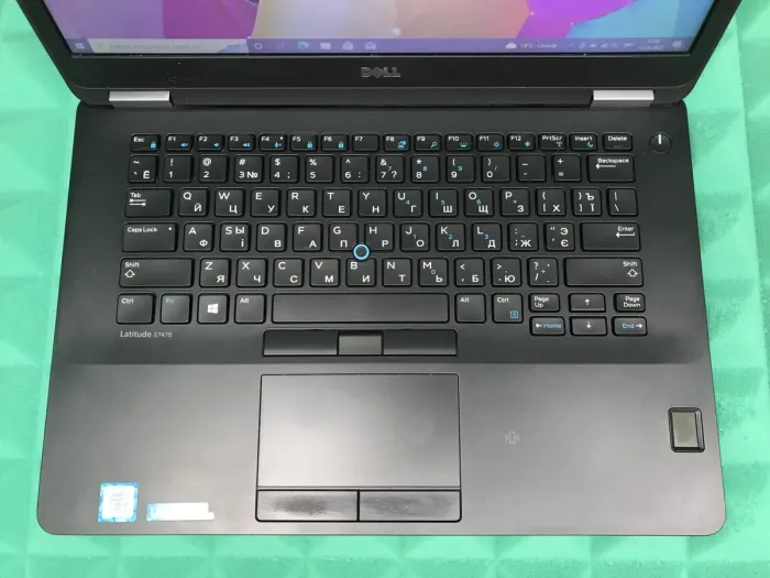 Ультрабук Б-клас Dell Latitude E7470 / 14" (1366x768) TN / Intel Core i5-6300U (2 (4) ядра по 2.4 - 3.0 GHz) / 8 GB DDR4 / 128 GB SSD / Intel HD Graphics 520 / WebCam / Fingerprint / HDMI / miniDP / Windows 10 б/в - зображення 4