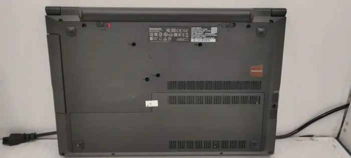 Ноутбук Б-клас Lenovo B50-30 / 15.6" (1366x768) TN / Intel Celeron N2840 (2 ядра по 2.16-2.58 GHz) / 4 GB DDR3 / 500 GB HDD / HD Graphics / WebCam б/в - зображення 9