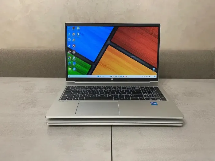 Ультрабук HP ProBook 650 G8 / 15.6" (1920x1080) IPS / Intel Core i5-1135G7 (4 (8) ядра по 2.4 - 4.2 GHz) / 16 GB DDR4 / 256 GB SSD M.2 / Intel Iris Xe Graphics / WebCam / HDMI б/в - зображення 2