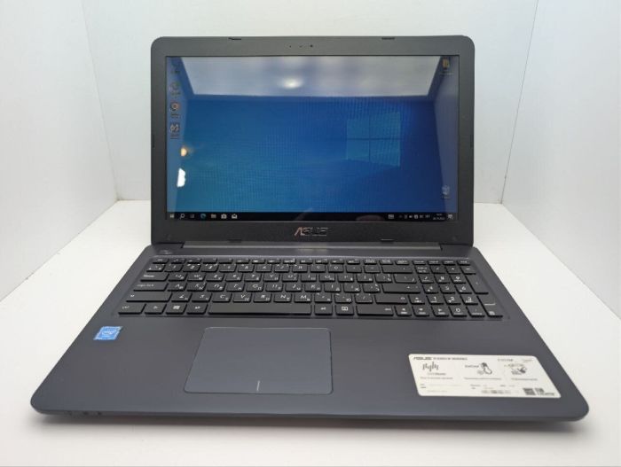Ноутбук Asus E502M / 15.6" (1366x768) TN / Intel Celeron N2940 (4 ядра по 1.83 - 2.25 GHz) / 4 GB DDR3 / 120 GB SSD / Intel HD Graphics 505 / WebCam б/в - зображення 2