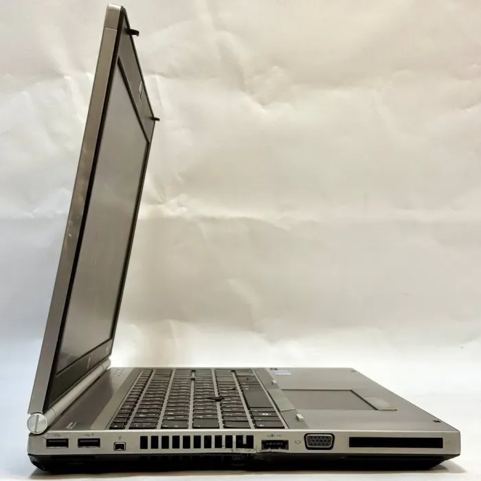 Ноутбук Б-клас HP EliteBook 8560p / 15.6" (1600x900) TN / Intel Core i3-2310M (2 (4) ядра по 2.1 GHz) / 8 GB DDR3 / 128 GB SSD / Intel HD Graphics 3000 / WebCam / DVD-ROM б/в - зображення 5