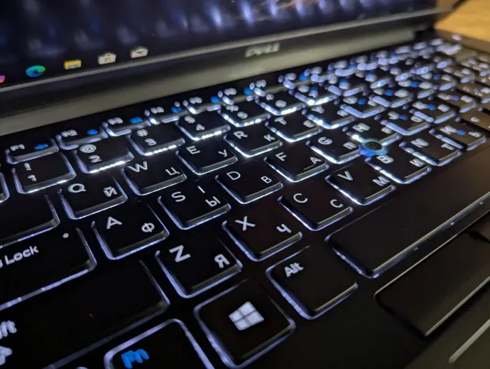 Ультрабук Dell Latitude 7480 / 14" (1920x1080) IPS / Intel Core i7-7600U (2 (4) ядра по 2.8 - 3.9 GHz) / 8 GB DDR4 / 256 GB SSD / Intel HD Graphics 620 / TouchID / WebCam / Windows 10 б/в - зображення 6