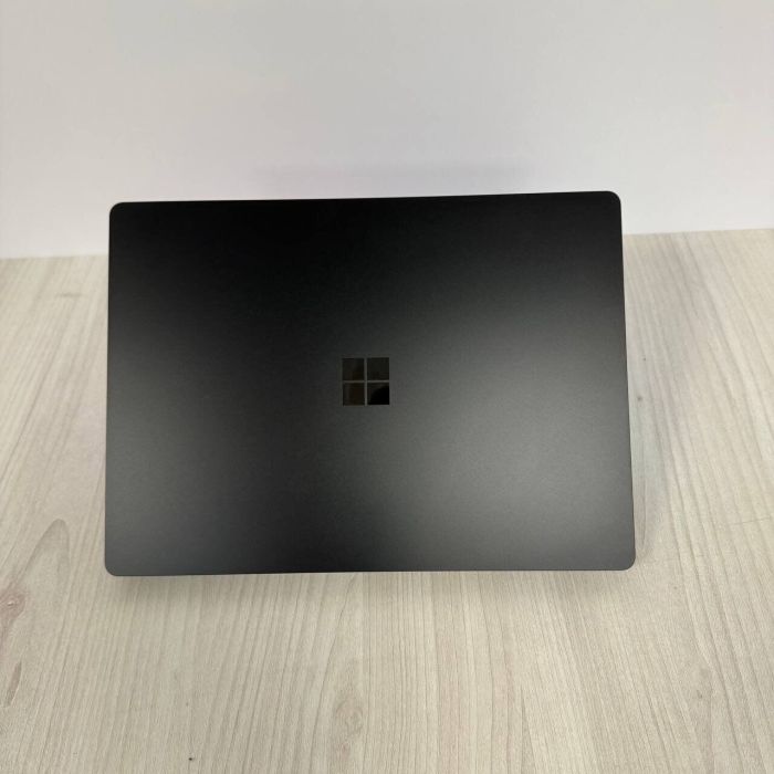 Ультрабук Microsoft Surface Laptop 6 / 13.5" (2256x1504) IPS Touch / Intel Core Ultra 7 165H (16 (22) ядер по 3.8 - 5.0 GHz) / 16 GB DDR5 / 512 GB SSD NVMe / Intel Arc Graphics / WebCam б/в - зображення 3
