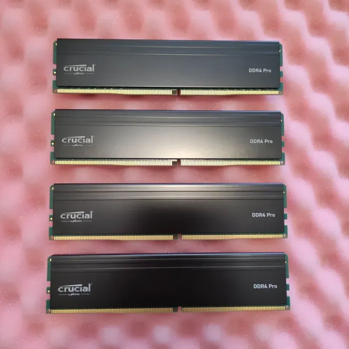 Комплект: Оперативна пам'ять Crucial DDR4 Pro / 128 GB (4x 32 GB) / PC4-25600 UDIMM / DDR4 / 3200 MHz б/в - зображення 2